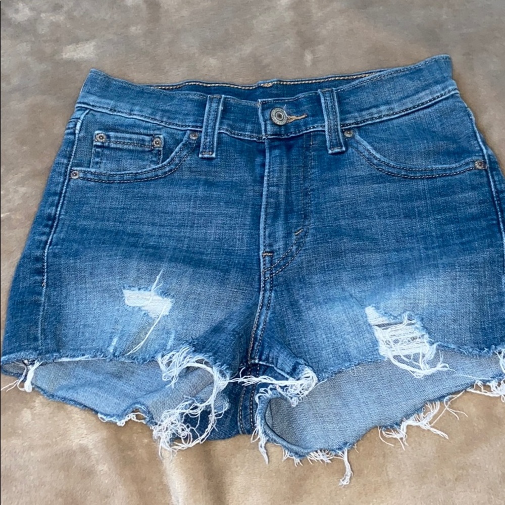 Levi jean short!